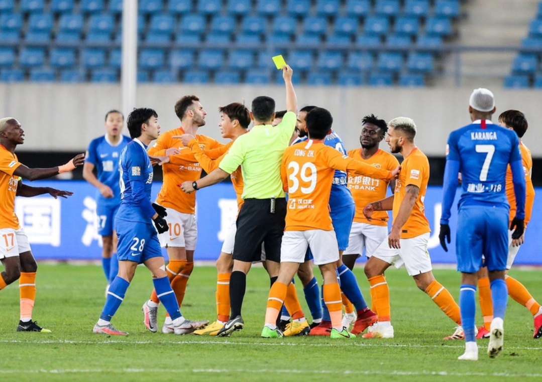 武汉卓尔主场胜河南建业，保级希望再次点亮的简单介绍