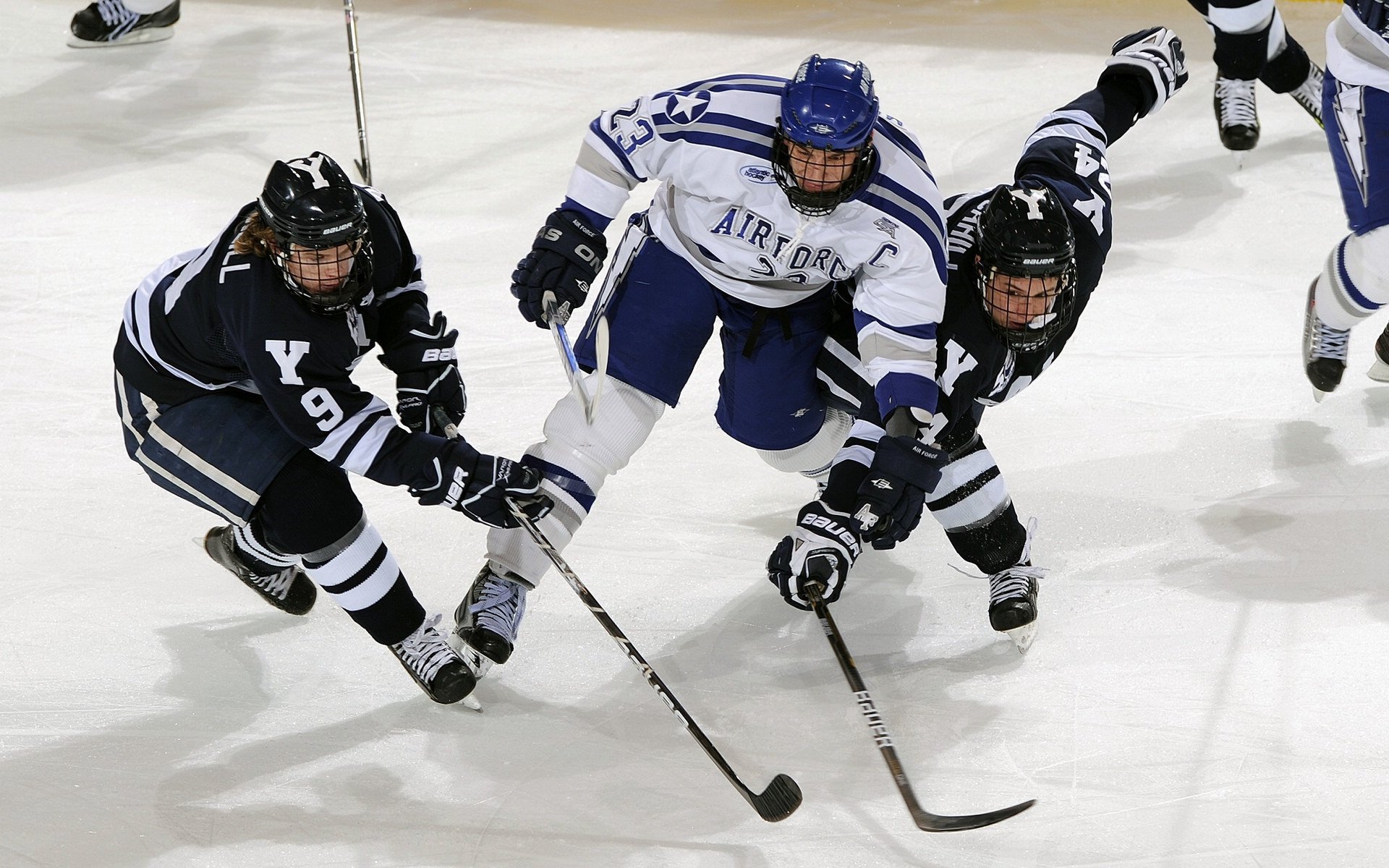 年终总决赛轻取戴维斯杯，兹维列夫状态火热预示新王朝？